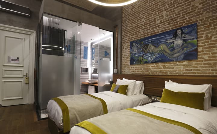 Hotel The Public