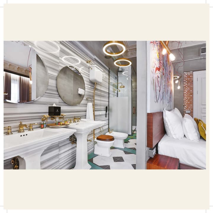 Hotel The Public