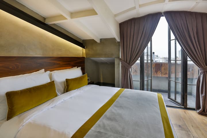 Hotel The Public