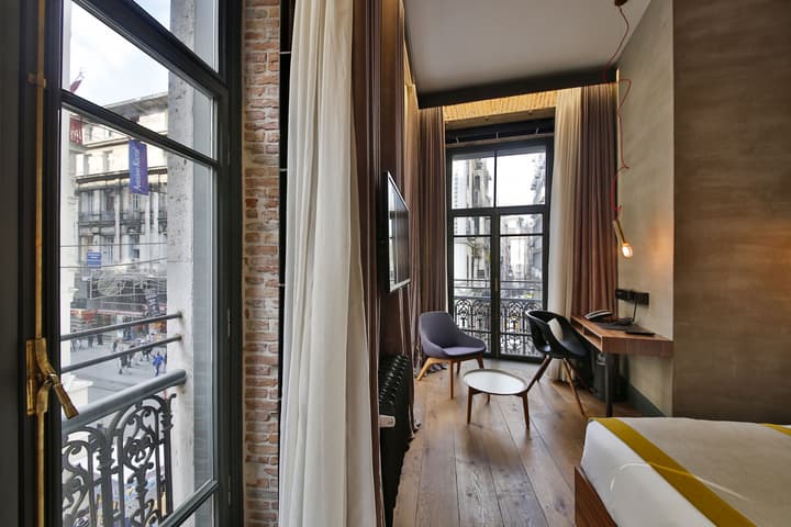 Hotel The Public
