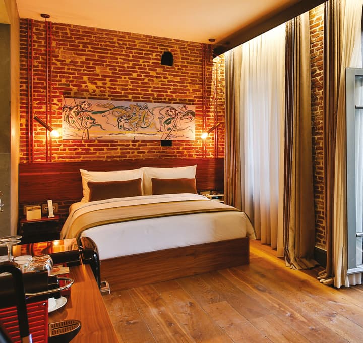 Hotel The Public