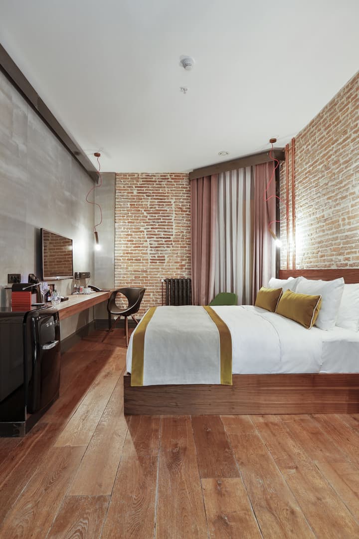 Hotel The Public