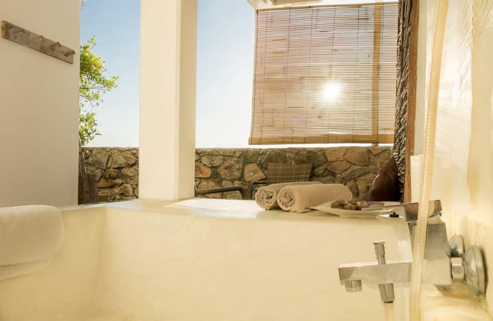 Bliss Hotel