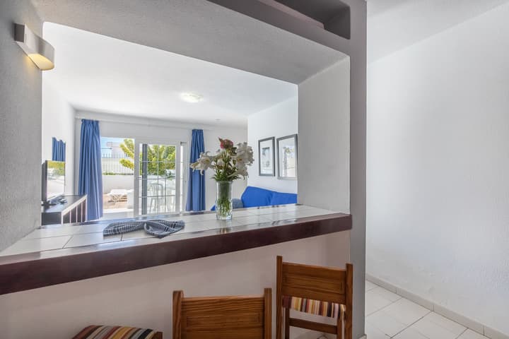 Vista Mar - SELECT ADULTS (+16)
