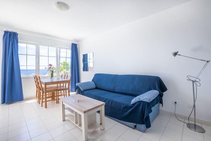 Vista Mar - SELECT ADULTS (+16)
