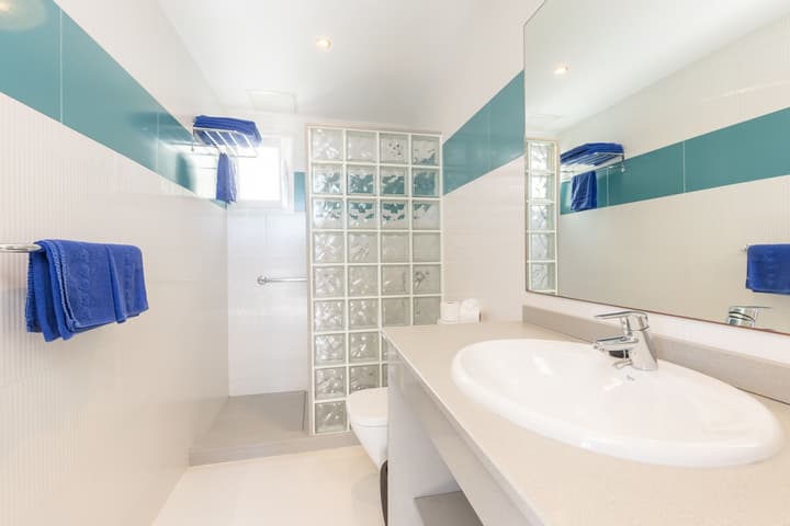 Vista Mar - SELECT ADULTS (+16)