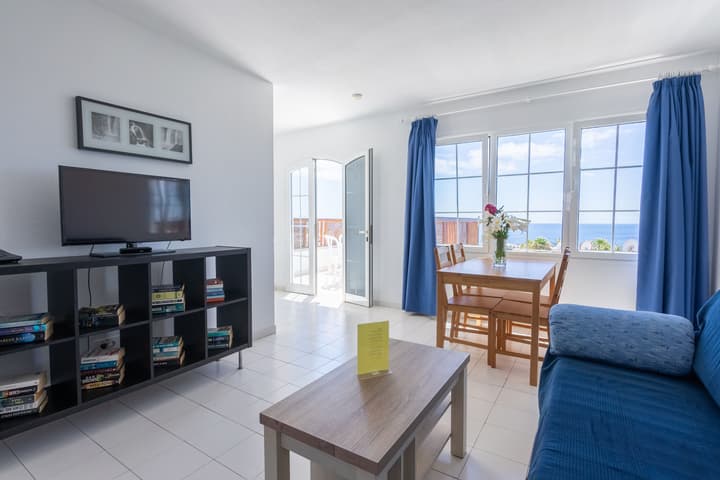 Vista Mar - SELECT ADULTS (+16)
