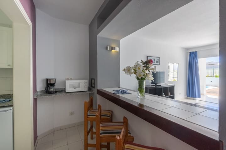 Vista Mar - SELECT ADULTS (+16)