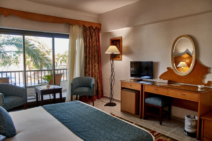 Turquoise Beach Hotel