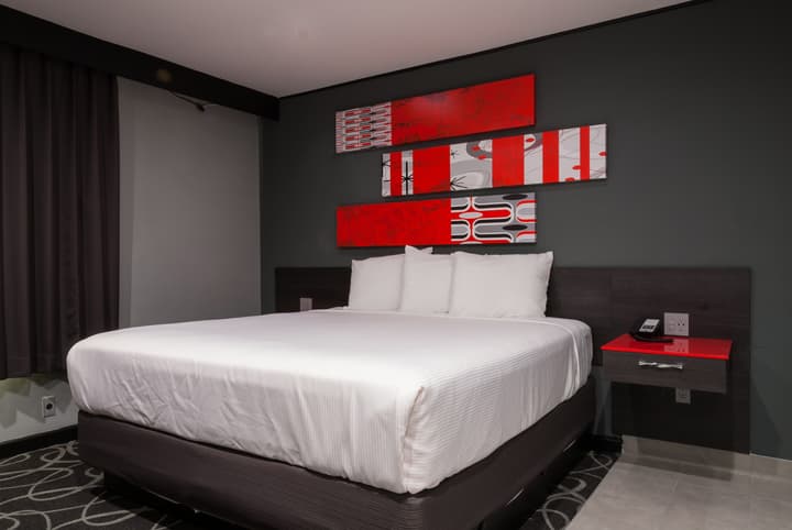 Astro Pasadena Hotel