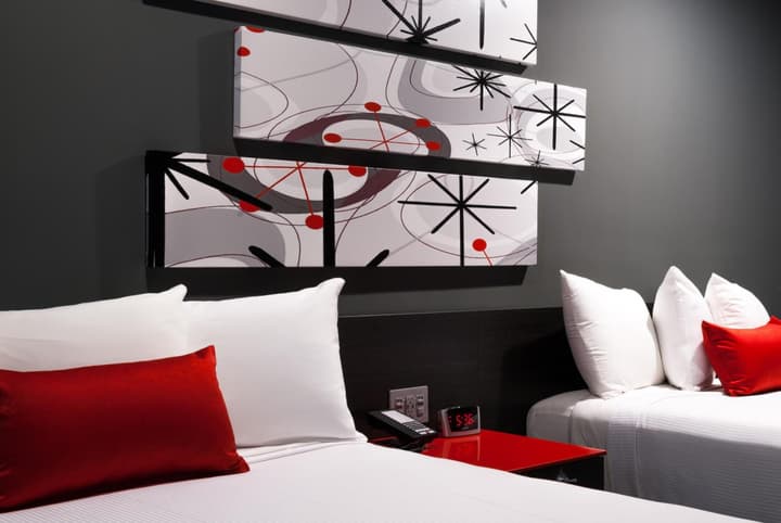 Astro Pasadena Hotel