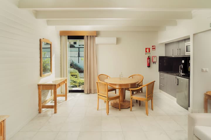 Topazio Vibe Beach Hotel & Apartments - Adults Friendly