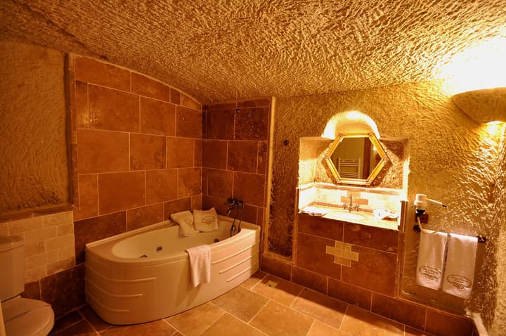 Has Cave Konak