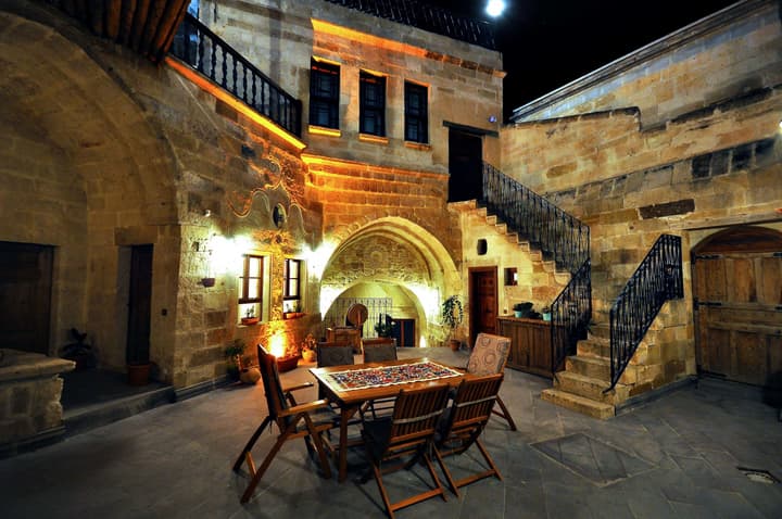 Has Cave Konak