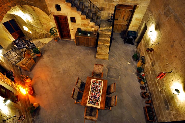 Has Cave Konak