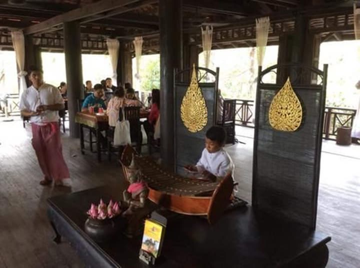 Bong Thom Home Stay