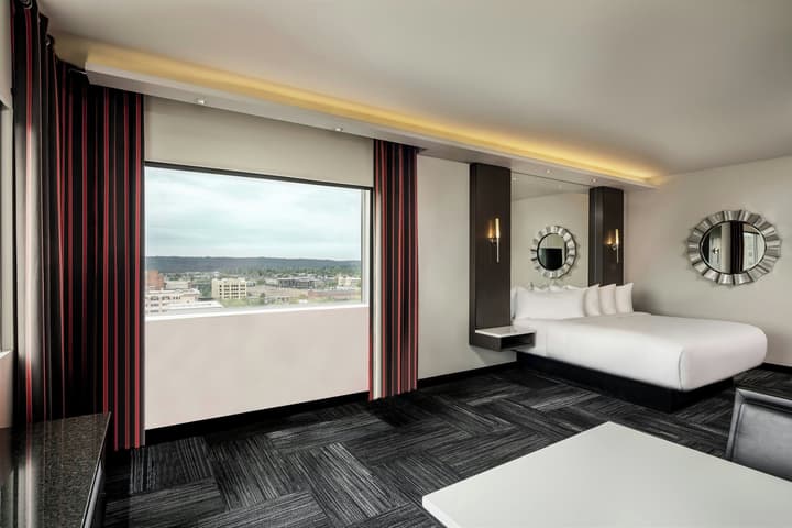 The Davenport Grand, Autograph Collection