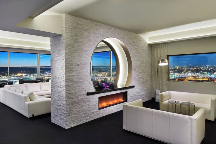 The Davenport Grand, Autograph Collection