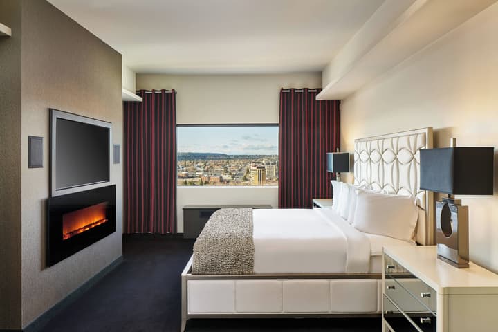 The Davenport Grand, Autograph Collection