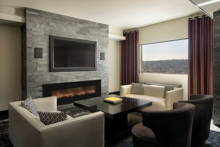 The Davenport Grand, Autograph Collection