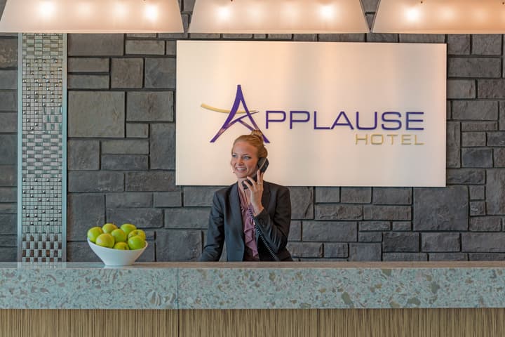 Applause Hotel by CLIQUE