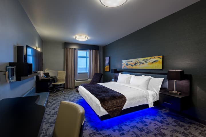 Applause Hotel by CLIQUE