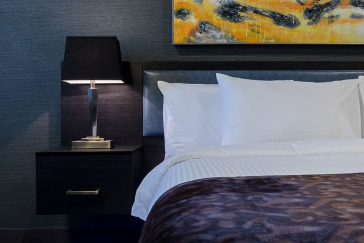 Applause Hotel by CLIQUE