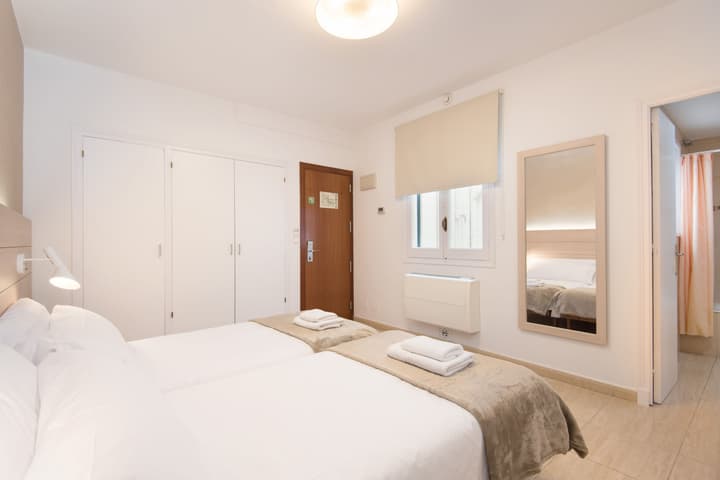 Hostal Jume - Urban Rooms