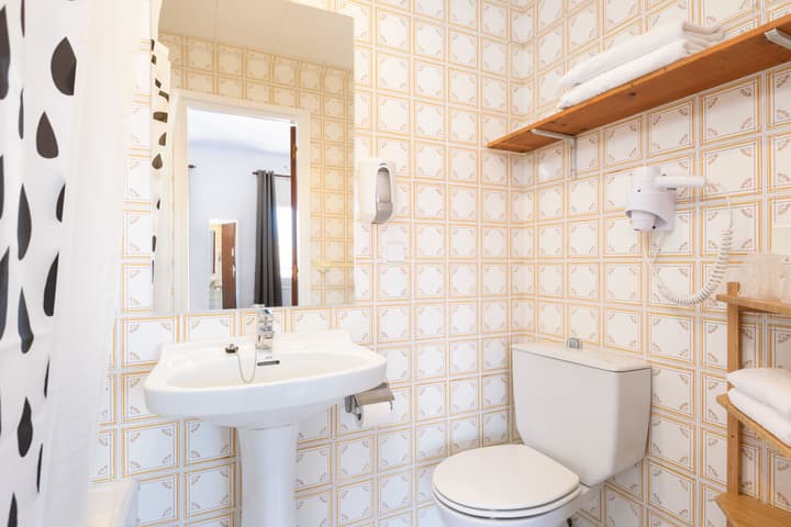 Hostal Jume - Urban Rooms