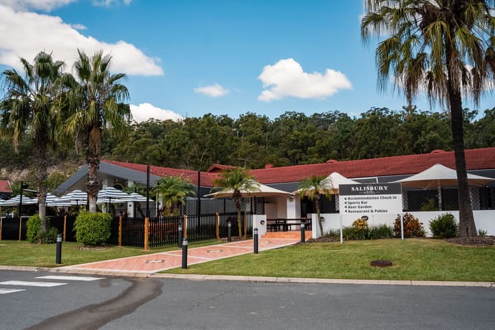 Salisbury Hotel