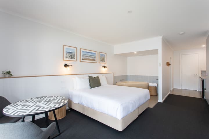 Mariners Cove at Paynesville Motel & Apartments