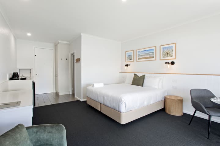 Mariners Cove at Paynesville Motel & Apartments