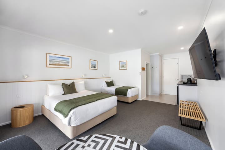 Mariners Cove at Paynesville Motel & Apartments