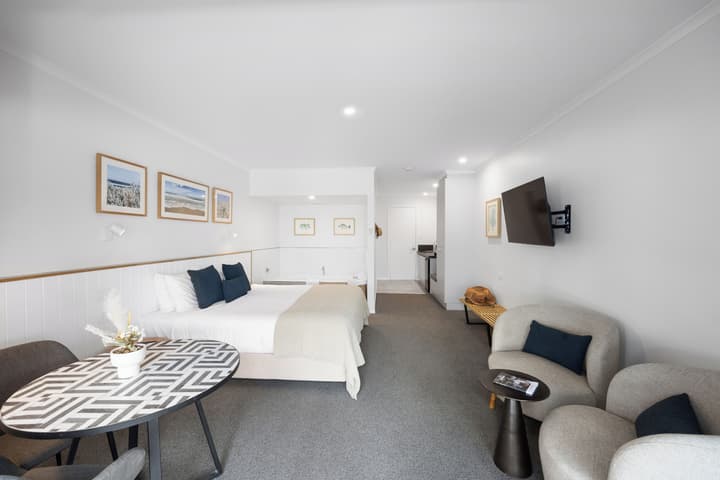 Mariners Cove at Paynesville Motel & Apartments