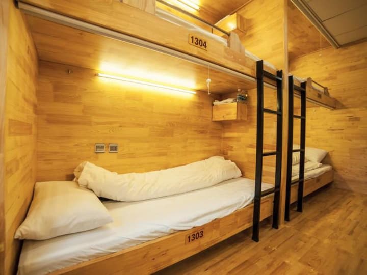 Box Hotel