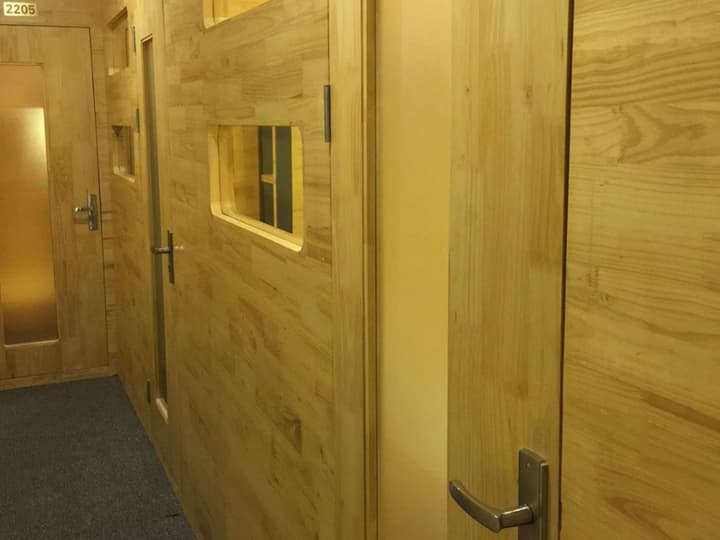 Box Hotel