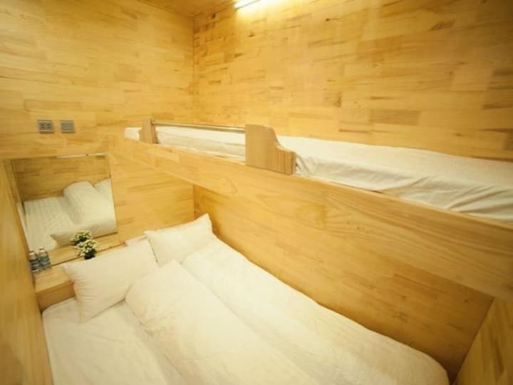 Box Hotel