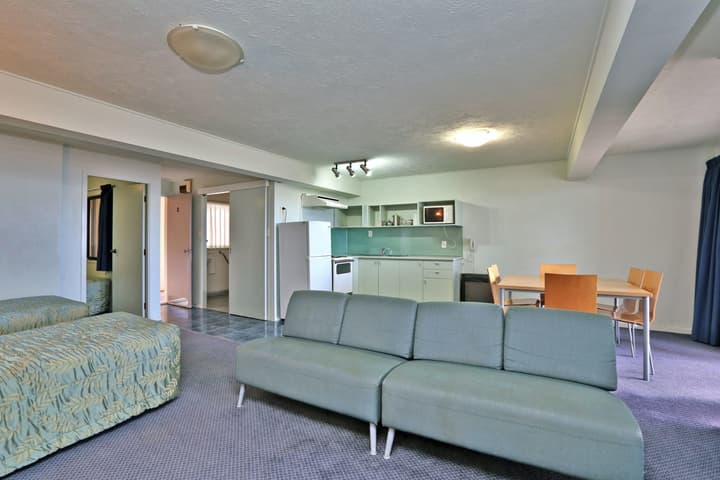 Edgewater Motor Lodge