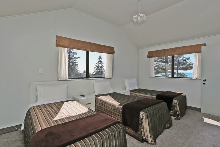 Edgewater Motor Lodge