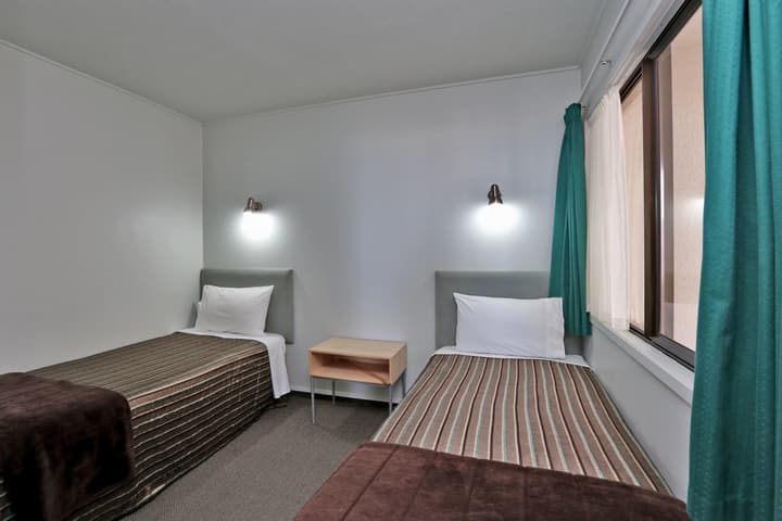 Edgewater Motor Lodge