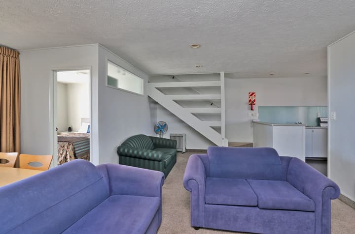 Edgewater Motor Lodge