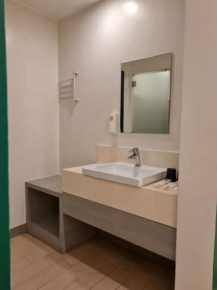 Go Hotels Otis - Manila