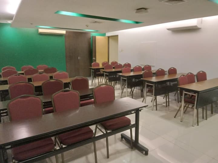 Go Hotels Otis - Manila
