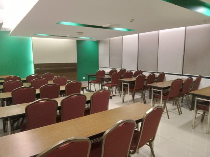 Go Hotels Otis - Manila