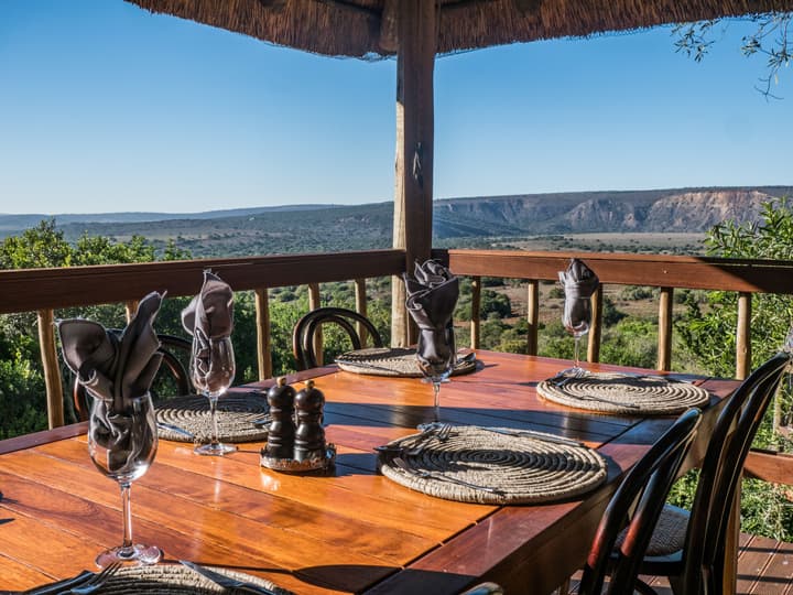 Woodbury Lodge - Amakhala Game Reserve