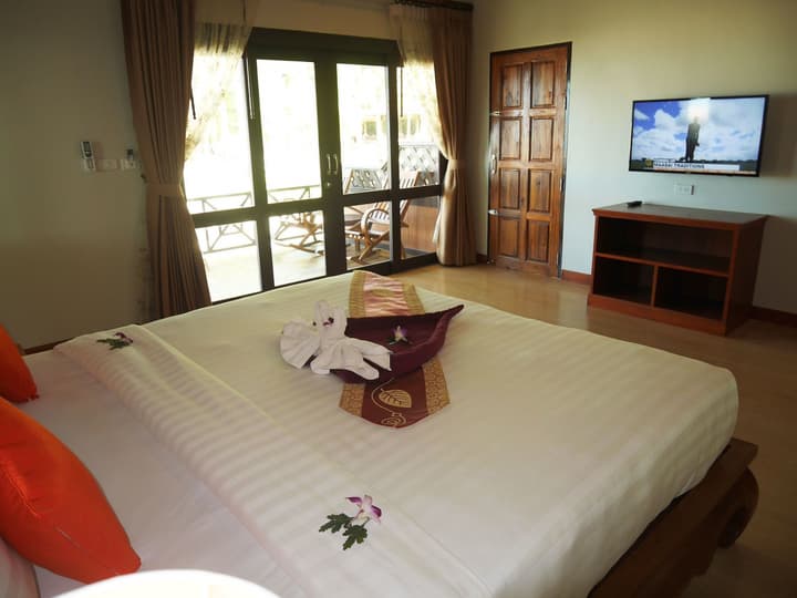 The Sunset Beach Resort Koh Kho Khao