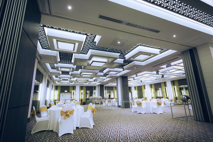 Ayla Bawadi Hotel & Mall