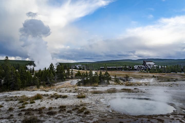 Old Faithful Inn - Inside the Park