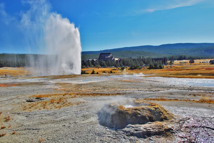 Old Faithful Inn - Inside the Park