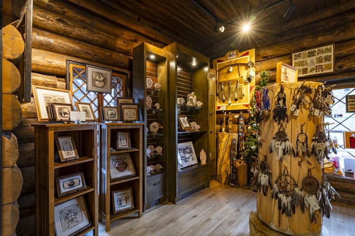 Old Faithful Inn - Inside the Park